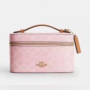 NWT Coach Cosmetic Case In Signature Canvas CEA56